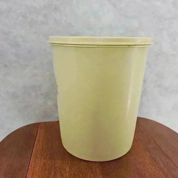 VINTAGE TUPPERWARE SERVALIER YELLOW COOKIE JAR CANISTER 807-1 - Picture 6 of 12